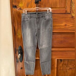 Buffalo David Bitton, Aubrey, Mid Rise, Super Soft, Capri, Women’s 29